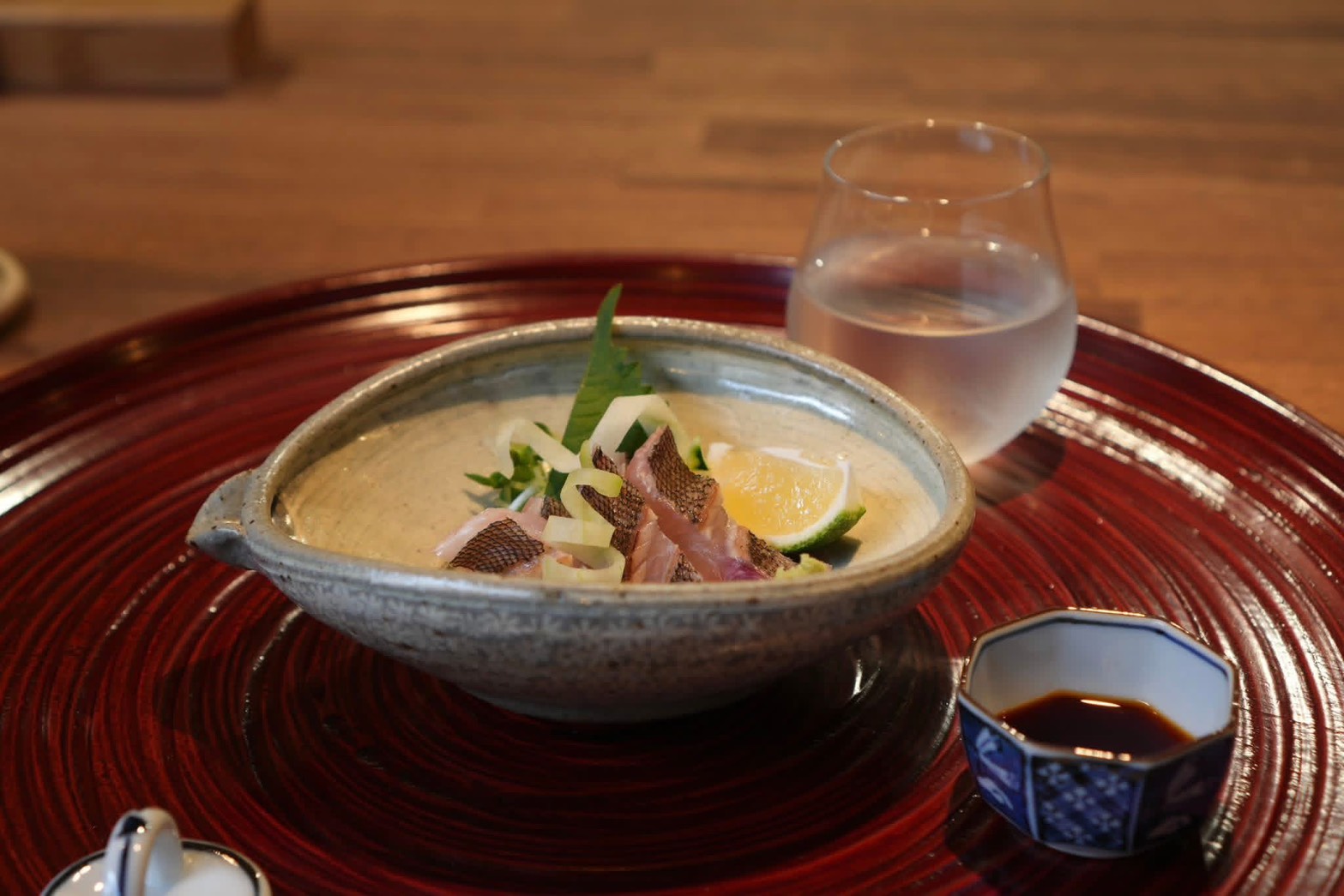 とかく